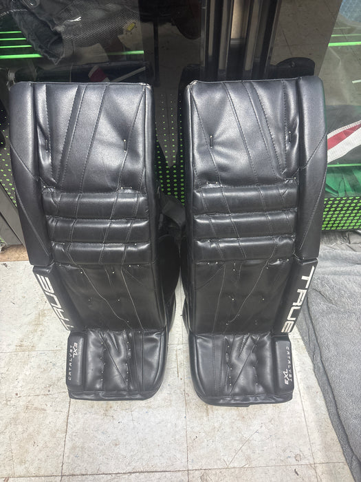 Used TRUE Catalyst 7x3 Goalie Leg Pads Size Intermediate 31+2