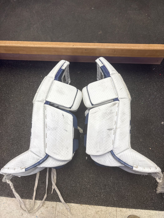 Used Vaughn Velocity V10 Goalie Leg Pads Size Junior 26+2