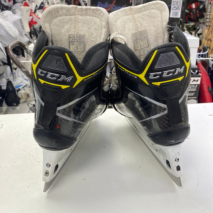 Used CCM Super Tacks 9370 Size 7D Goal Skates