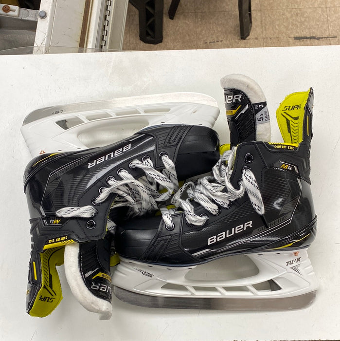 Demo Bauer Supreme M4 Size 5.5 Fit 3 Intermediate Hockey Skates