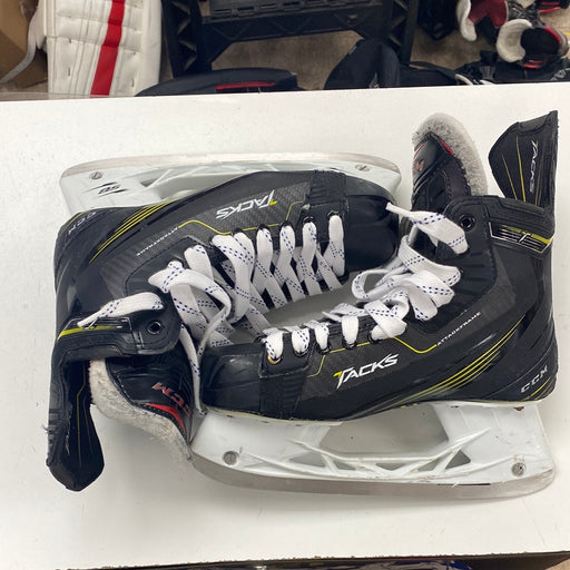 Used CCM Super Tacks Size 9D Player Skates