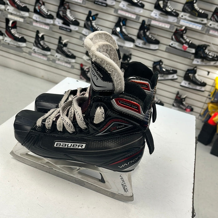 Used Bauer Vapour X700 Youth 13D Goal Skates