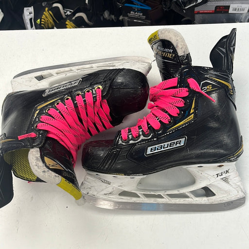 Used Bauer Supreme 2S Junior Player Skates size 4