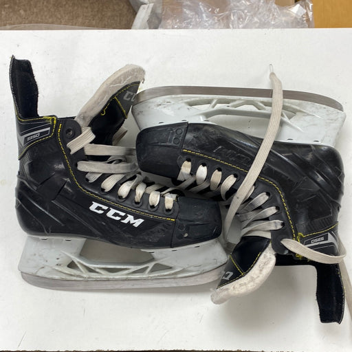 Used CCM 9350 Size 4 Skates