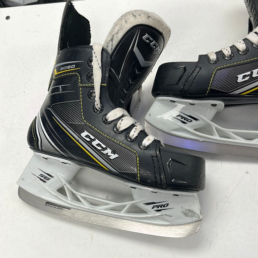 Used CCM Tacks 9050 2D Player Skates