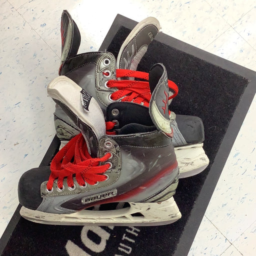 Used Bauer Vapor X7.0 5.5EE Player Skates