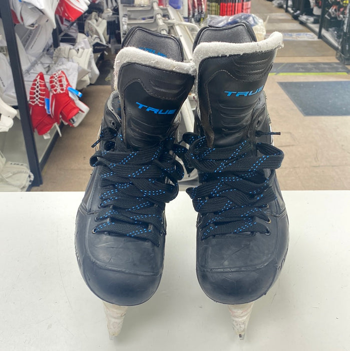 Used True Size 8 Skates