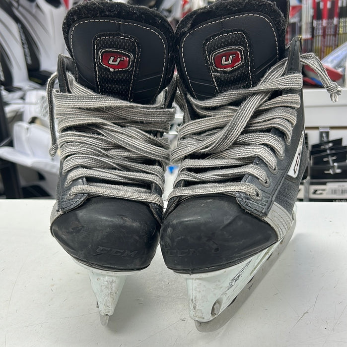 Used CCM U08 Size 2.5D Player Skates