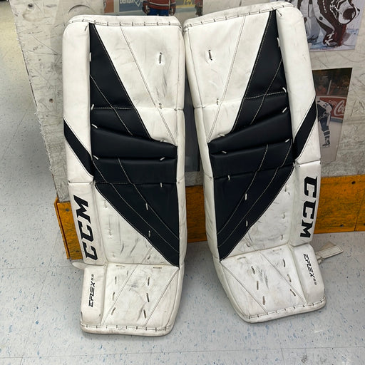Used CCM Eflex 5.5 30+1 Goalie Pad