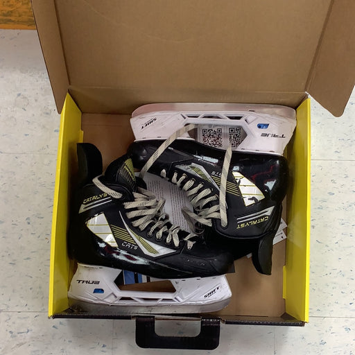 Used True Catalyst 5 9.5 Regular Player Skates