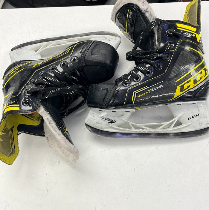 Used CCM SuperTacks AS3 Youth 13 D Player Skates