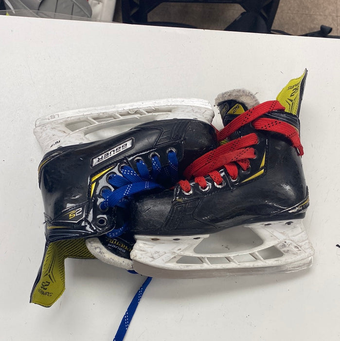 Used Bauer Supreme 2S Youth 13.5 D Skates