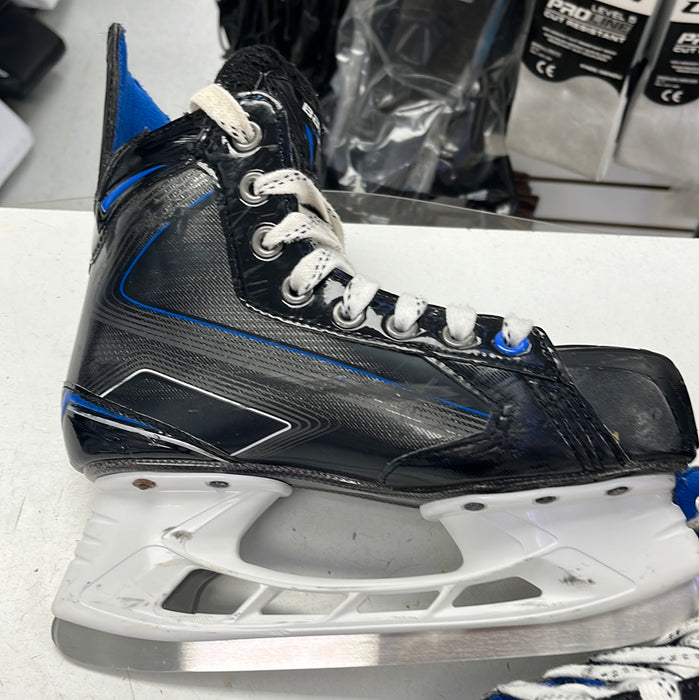 Used Bauer Nexus N2900 4.5EE Player Skates