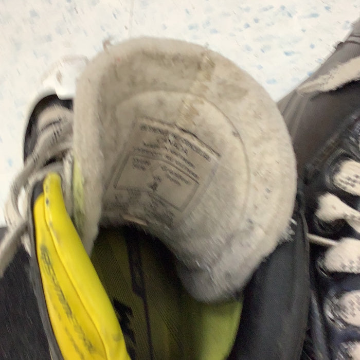 Used CCM Tacks 6092 Size 4D Goal Skates