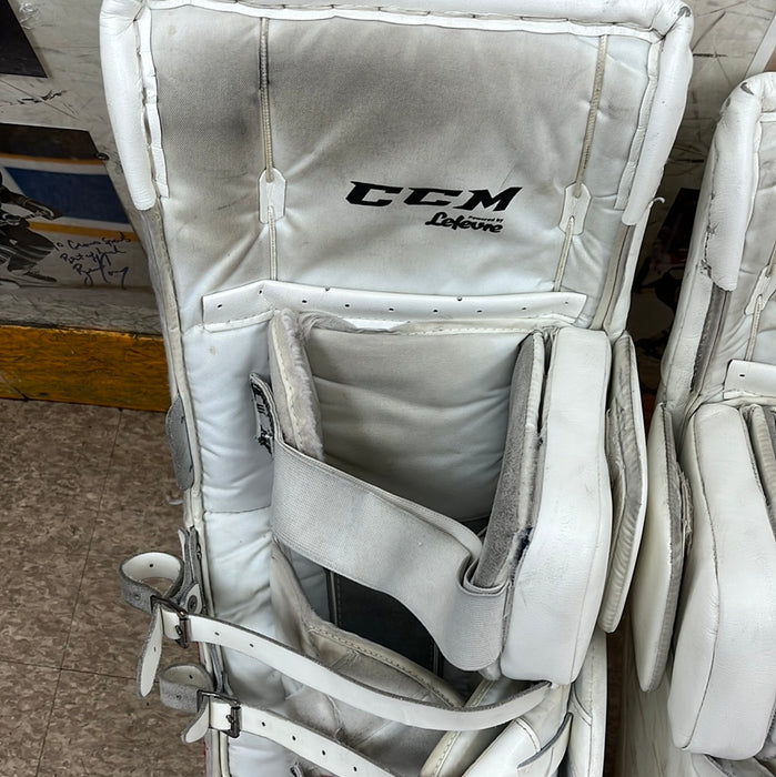 Used CCM Extreme Flex II 31+1" Goalie Pads