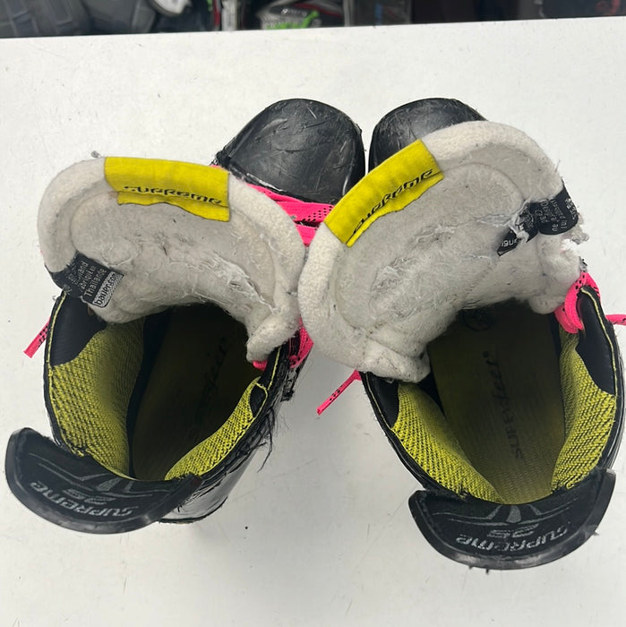 Used Bauer Supreme 2S Junior Player Skates size 4