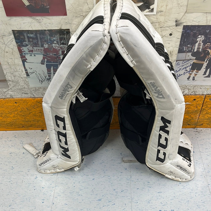 Used CCM Eflex E4.5 28+1” Goalie Pads