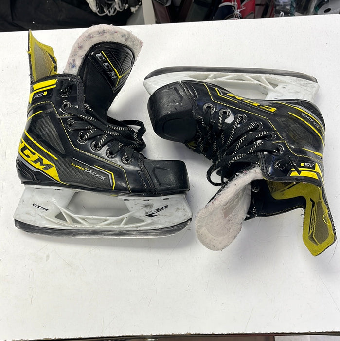 Used CCM SuperTacks AS3 Youth 13 D Player Skates