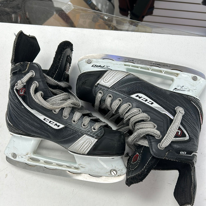Used CCM U08 Size 2.5D Player Skates