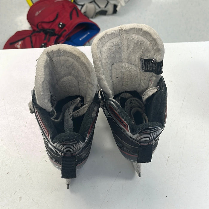 Used Bauer Vapour X700 Youth 13D Goal Skates