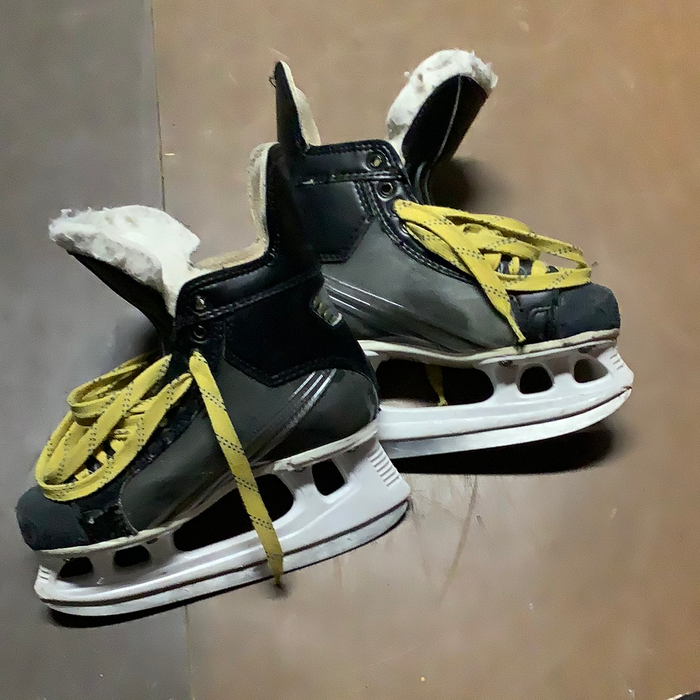 Used Graf Supra 503 3.5D Skates