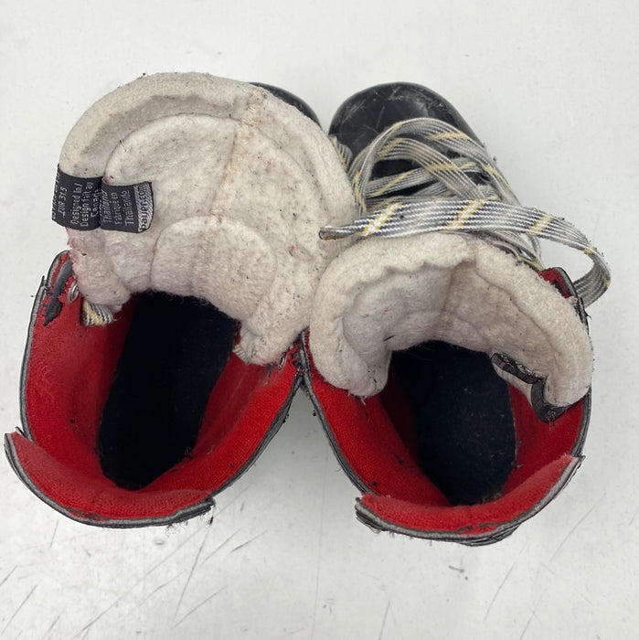 Used Bauer Vapor x500 Youth 12.5 Skates