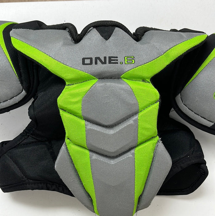 Used Bauer Supreme One.6 Junior Small Shoulder Pads