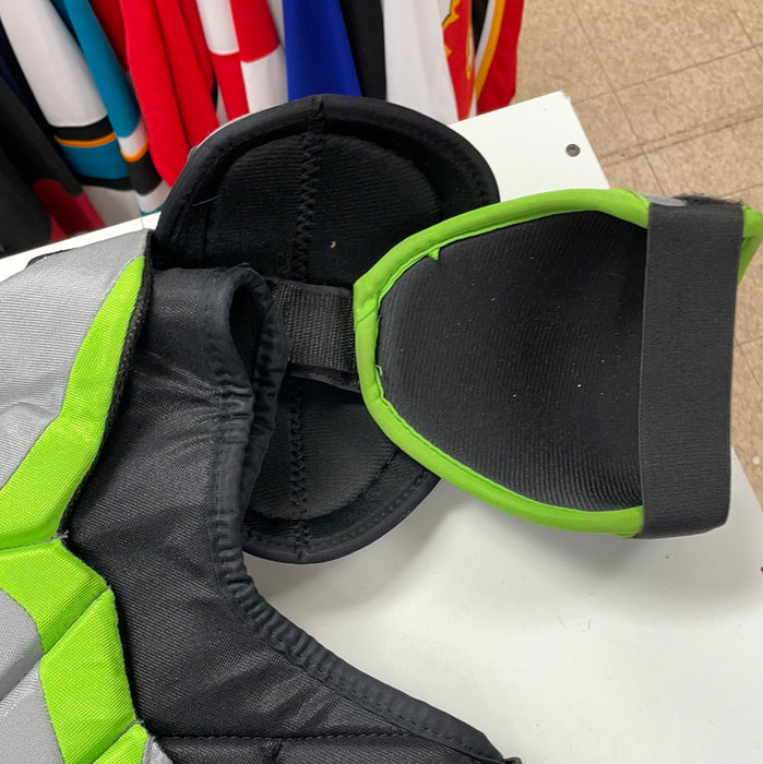 Used Bauer Supreme One.6 Junior Medium Shoulder Pads
