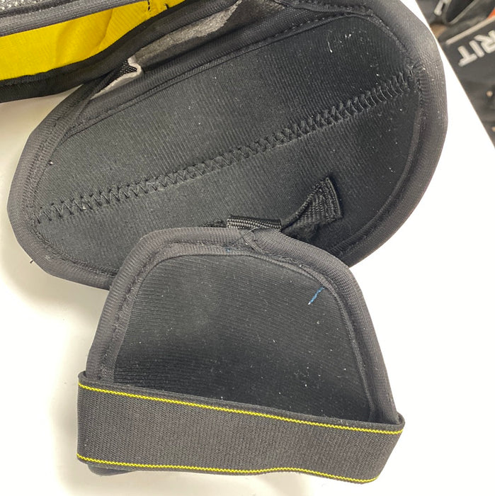 Used CCM Tacks 9040 Junior Medium Shoulder Pad