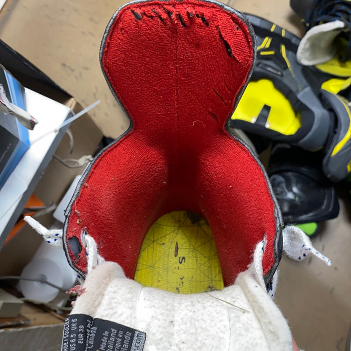 Used Bauer X500 Skates 5.5EE