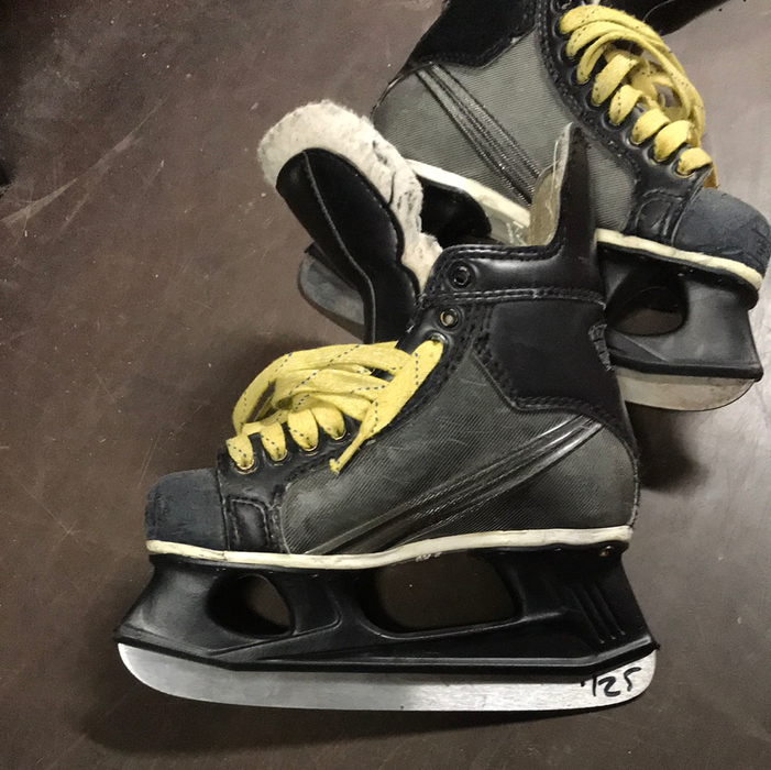 Used Graf Supra 503 2D Skates