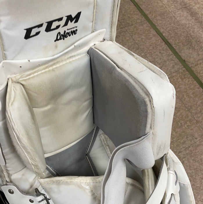 Used CCM Extreme Flex II 860 32”+1” Goalie Pads
