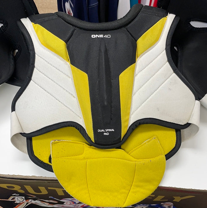 Used Bauer Supreme One40 Senior Small Shoulder Pads