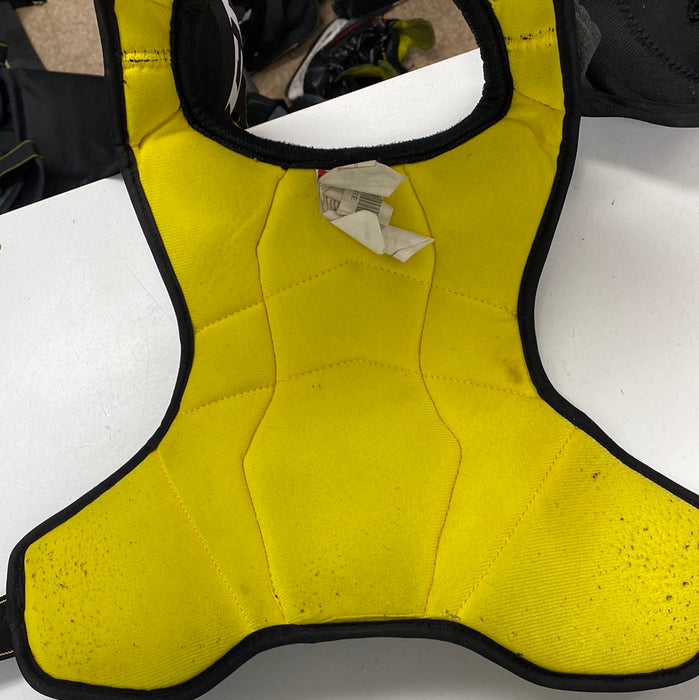 Used CCM Tacks 9040 Junior Medium Shoulder Pad