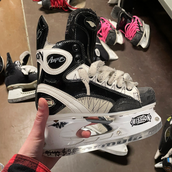 Used Mission Amp 6 2D Skates