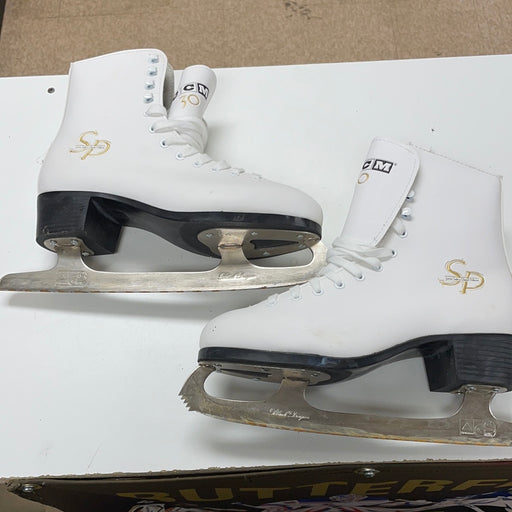 Used CCM 30 8D Women’s Figure Skates