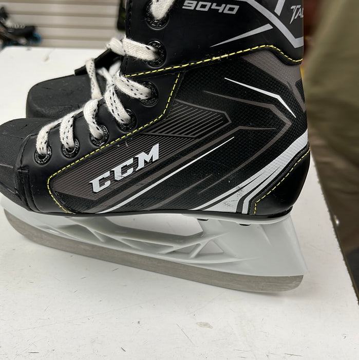 Used CCM Tacks 9040 12Y Player Skate