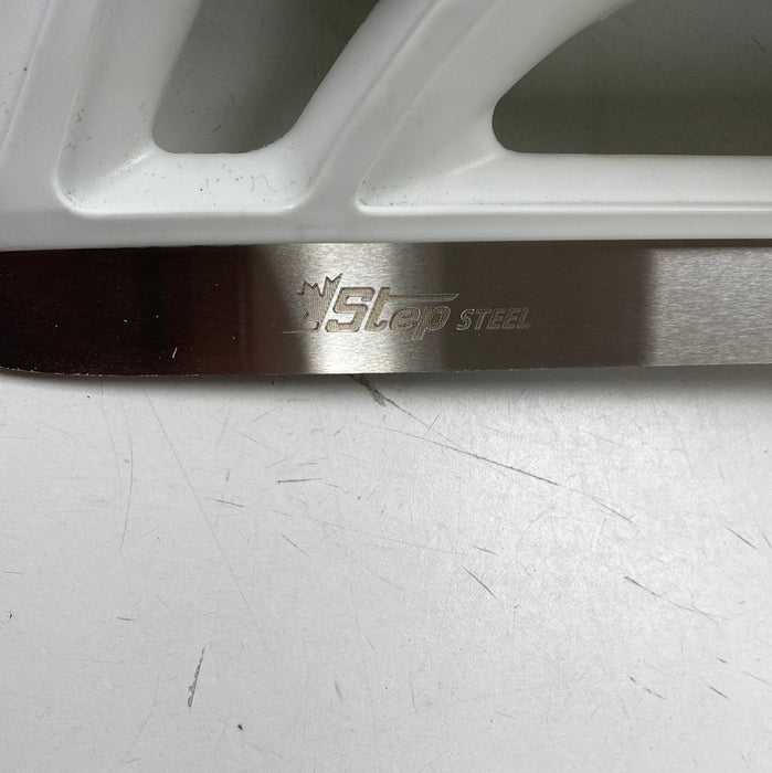 Used Bauer Reactor 9000 10 D Goal Skates