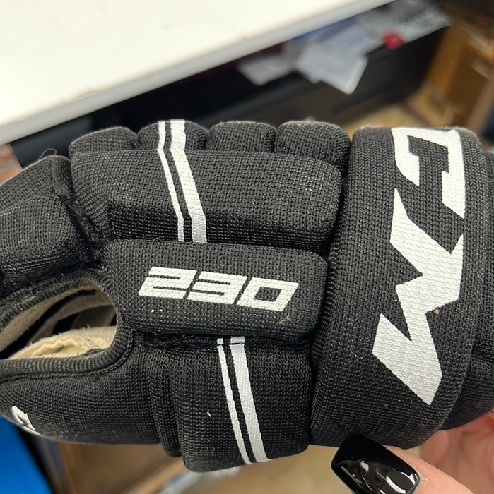 Used CCM 280 Youth 9” Glove