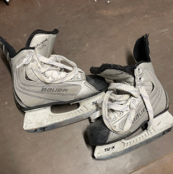 Used Bauer 22s 2D Skate