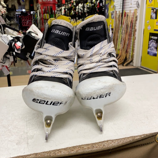 Used Bauer Supreme One80 Youth Goal Skate Size 13D