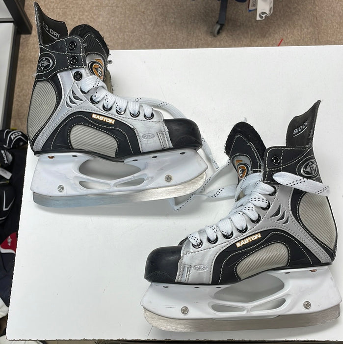 Used Easton Synergy 70 2.5 EE Skates