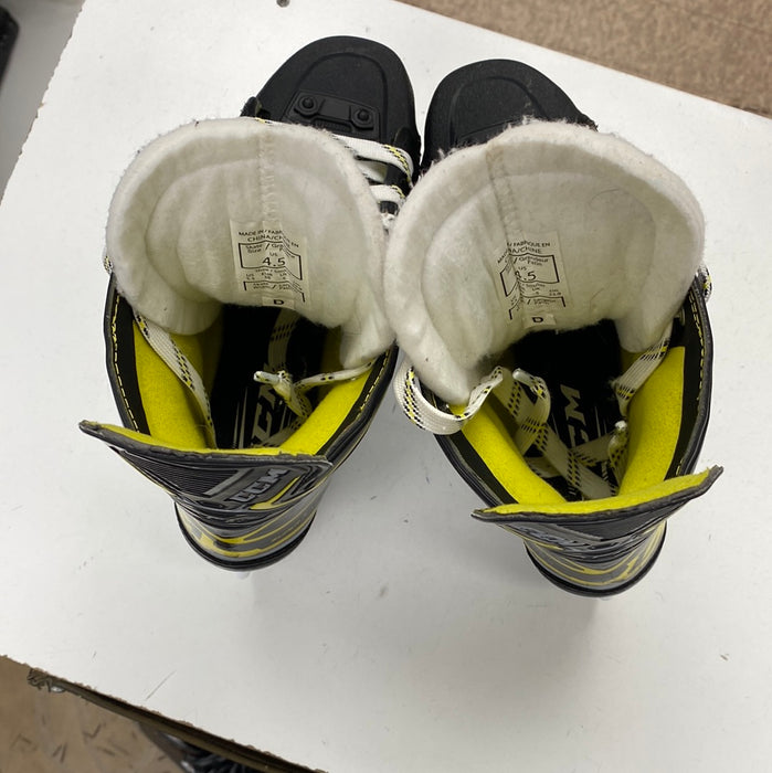 Used CCM Super Tacks 9370 4.5 D Skates