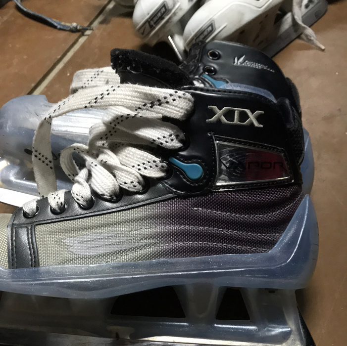 Used Bauer Vapor XIX 3.5D Goal Skates