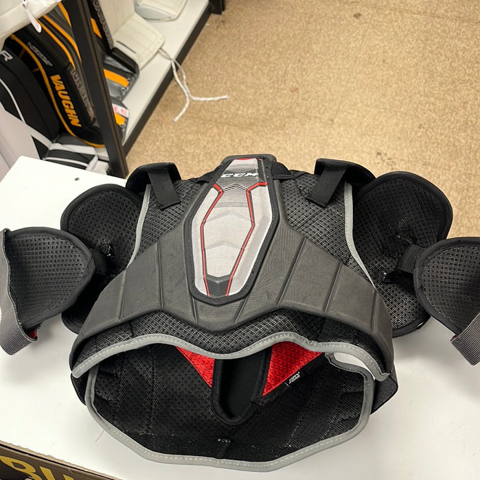 Used CCM JetSpeed FT390 Junior Large