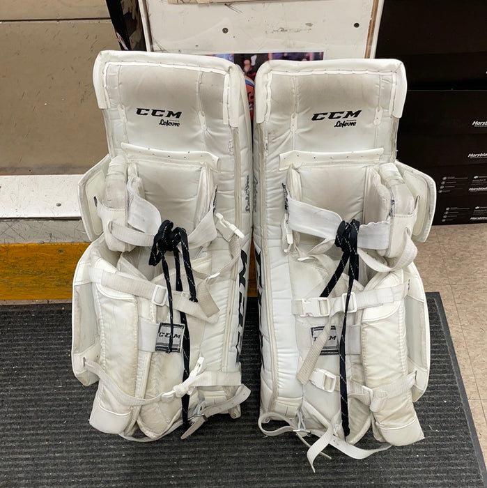 Used CCM Extreme Flex II 760 28”+1” Goalie Pads