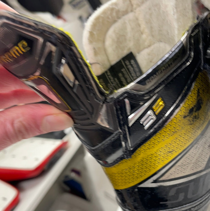 Used Bauer Supreme 3S 13.5D Youth Skates