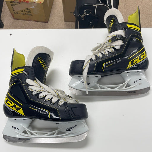 Used CCM Tacks 9380 13.5D Youth Skates
