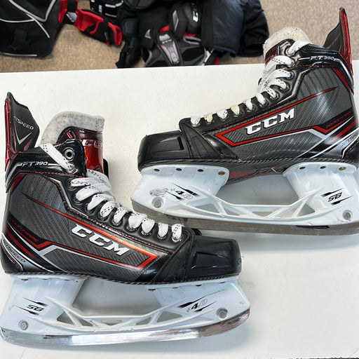 Used CCM Jetspeed FT390 9.5D Player Skates