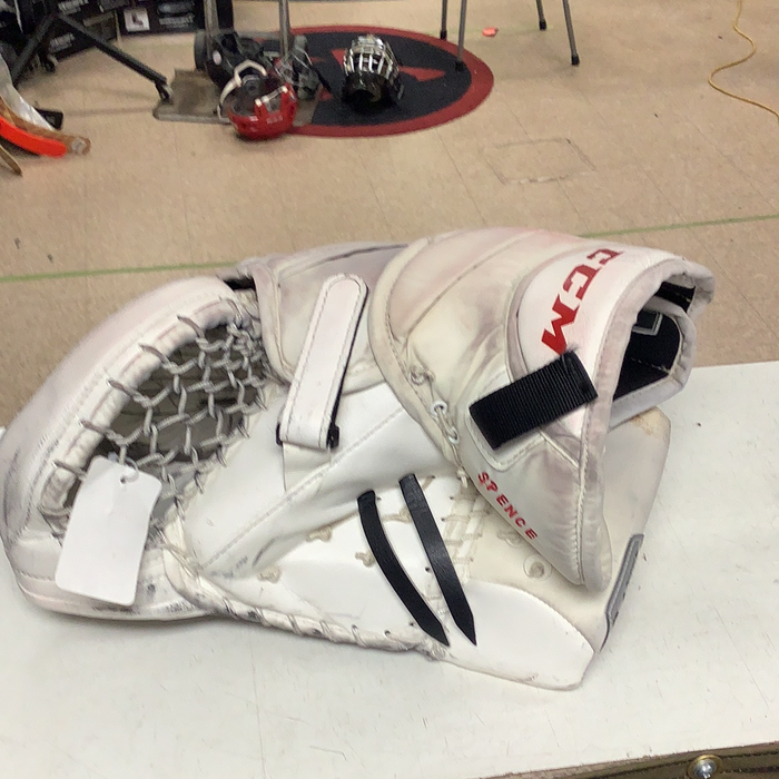 Used CCM Extreme Flex Pro Full Right Catcher Senior